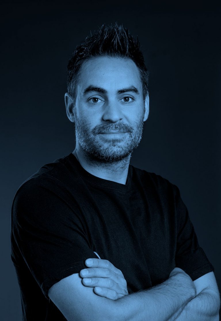 Portrait von Rino Sggiomo in SW mit Blaufilter