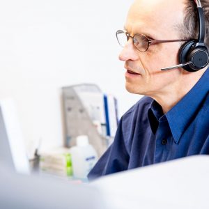 Stellenangebote HMS Medizintechnik GmbH als Innendienstarbeiter.berater am telefon mit headset