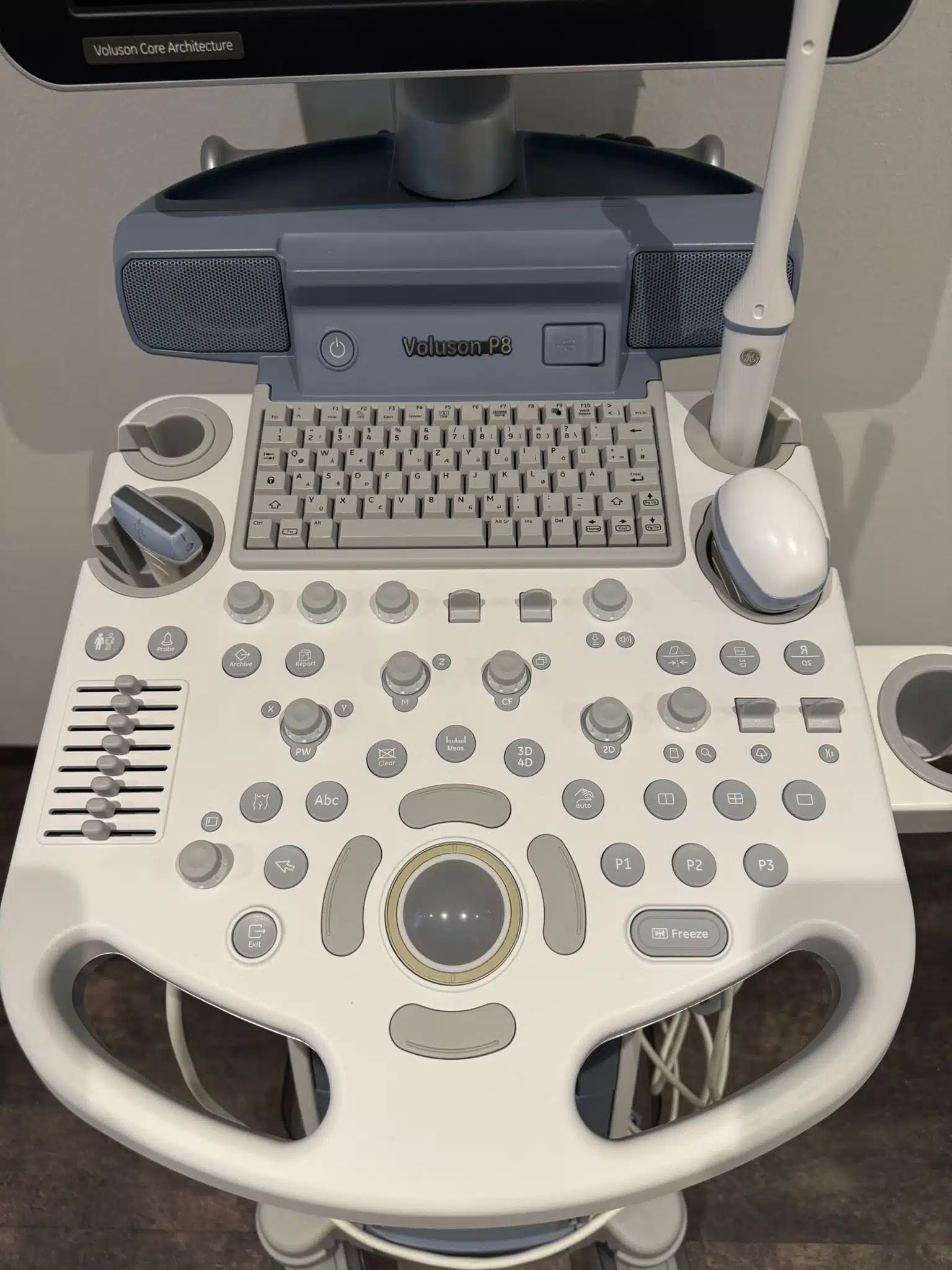 Voluson P8 gebrauchtes generalüberholtes Ultraschallgerät Frauenheilkunde Gynäkologie Prenataldiagnostik
