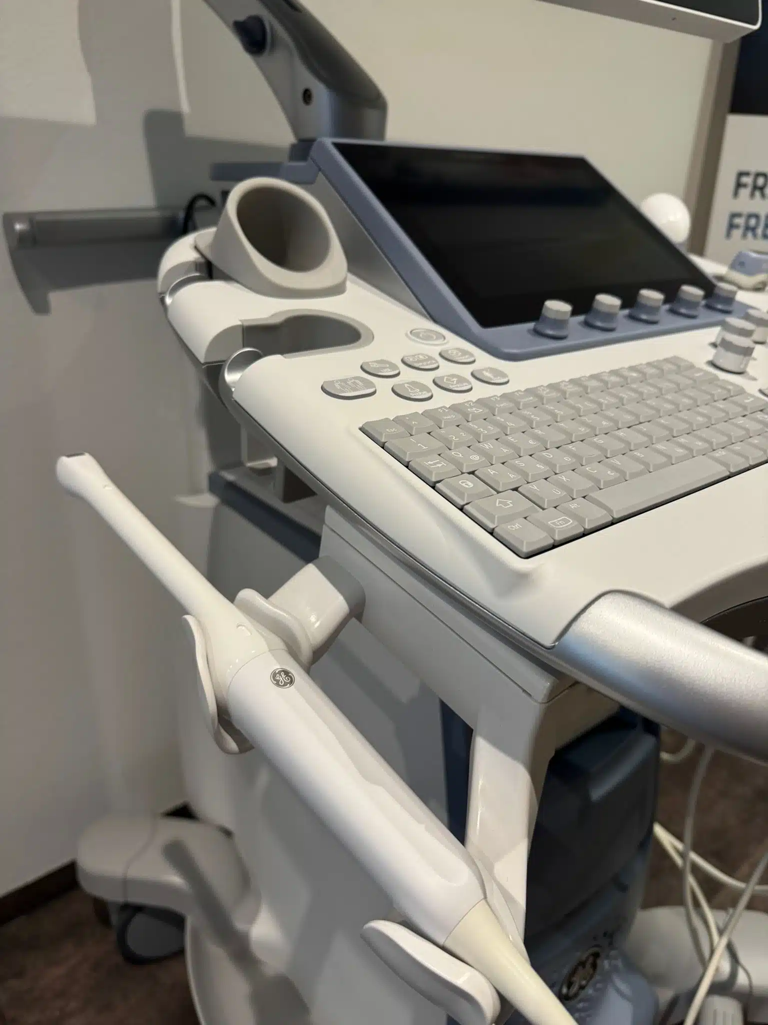 Voluson S10 gebrauchtes generalüberholtes Ultraschallgerät Frauenheilkunde Gynäkologie Prenataldiagnostik