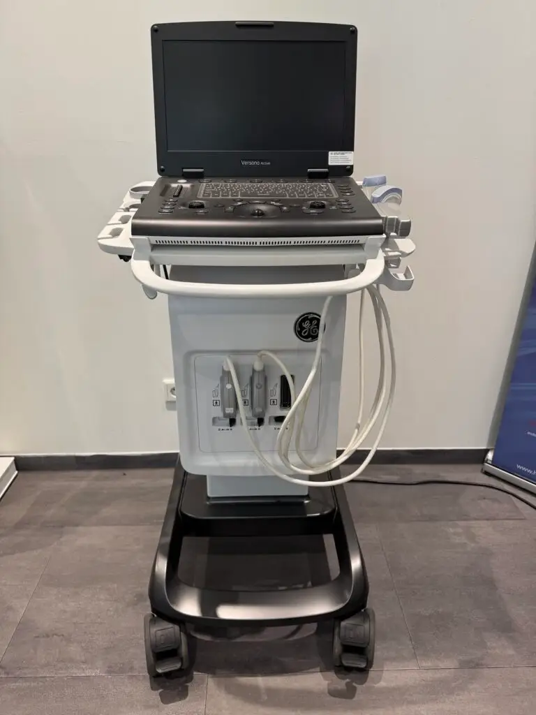 GE HealthCare Versana active gebrauchtes Demonstrationsgerät Ultraschallgerät in der Ausstellung der HMS Medizintechnik Bauer GmbH